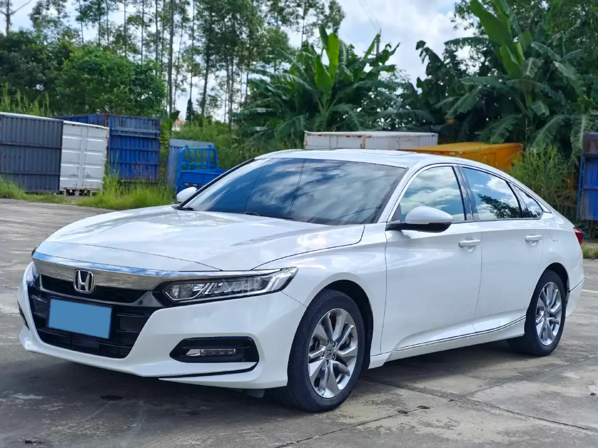 2021 Honda Accord 1.5T 194HP L4 CVT 2021 Honda Accord 1.5T 194HP L4 CVT