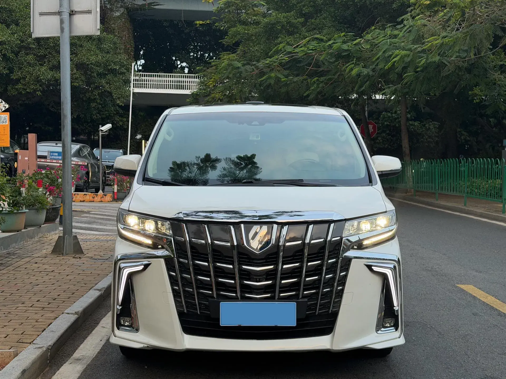 2021 TOYOTA ALPHARD thumbnail 2