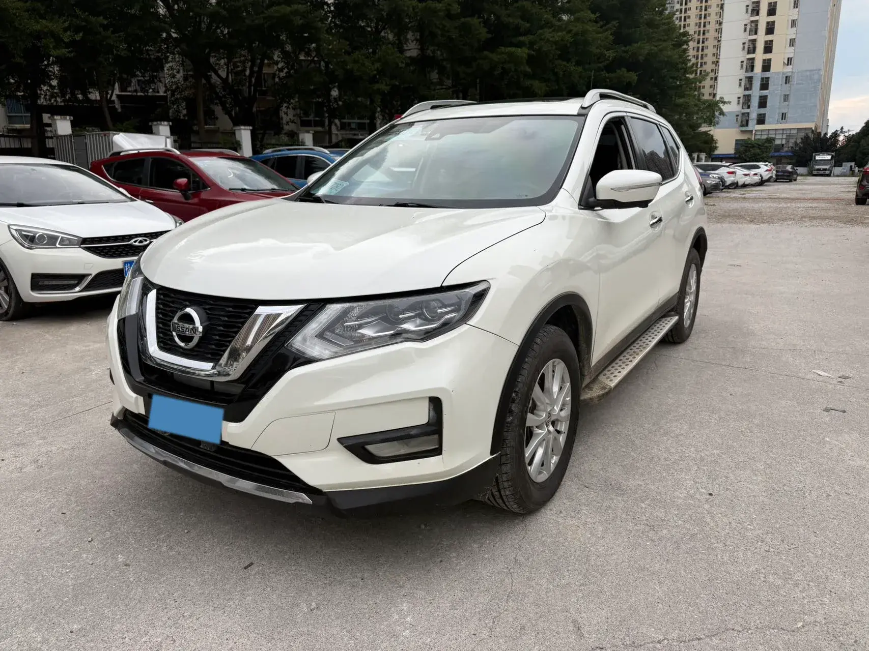 2021 NISSAN X-TRAIL view 1