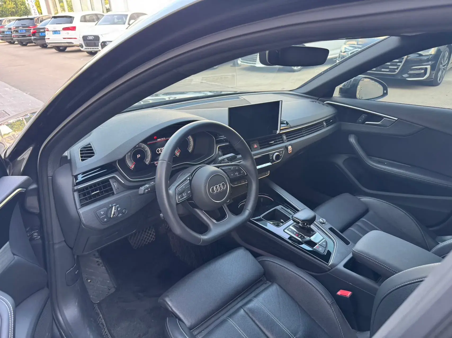 2023 AUDI A4L thumbnail 4