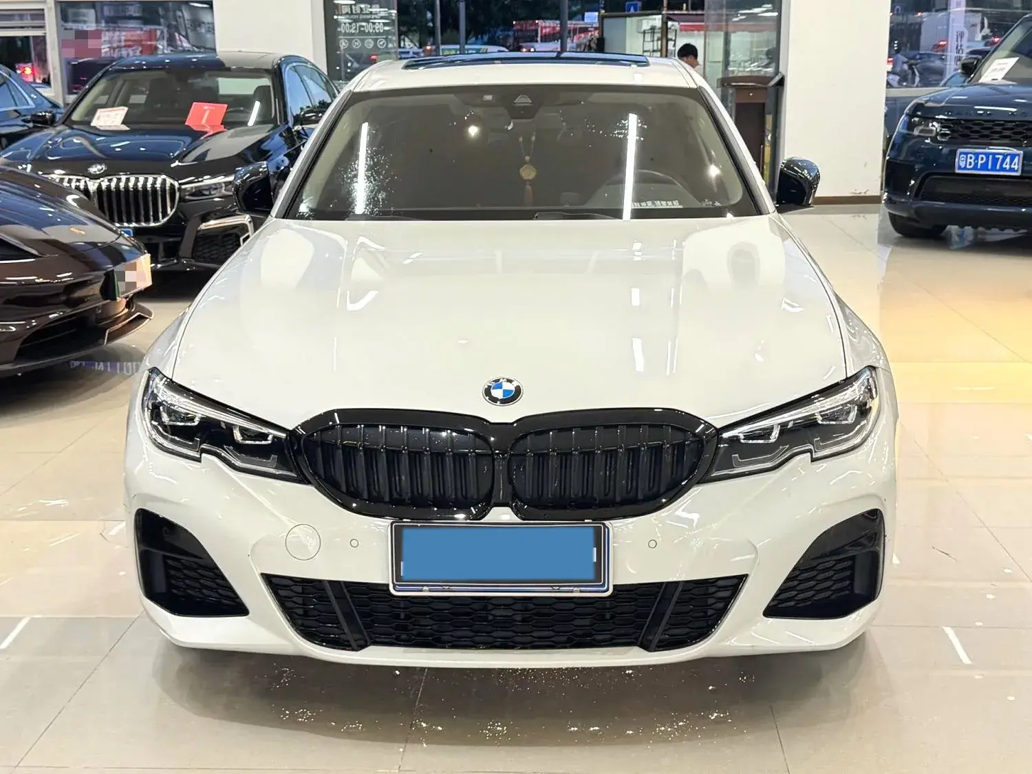 2022 BMW 3 thumbnail 2