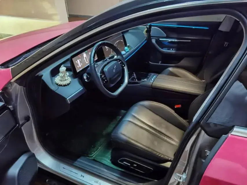 2022 XPENG P7 thumbnail 4