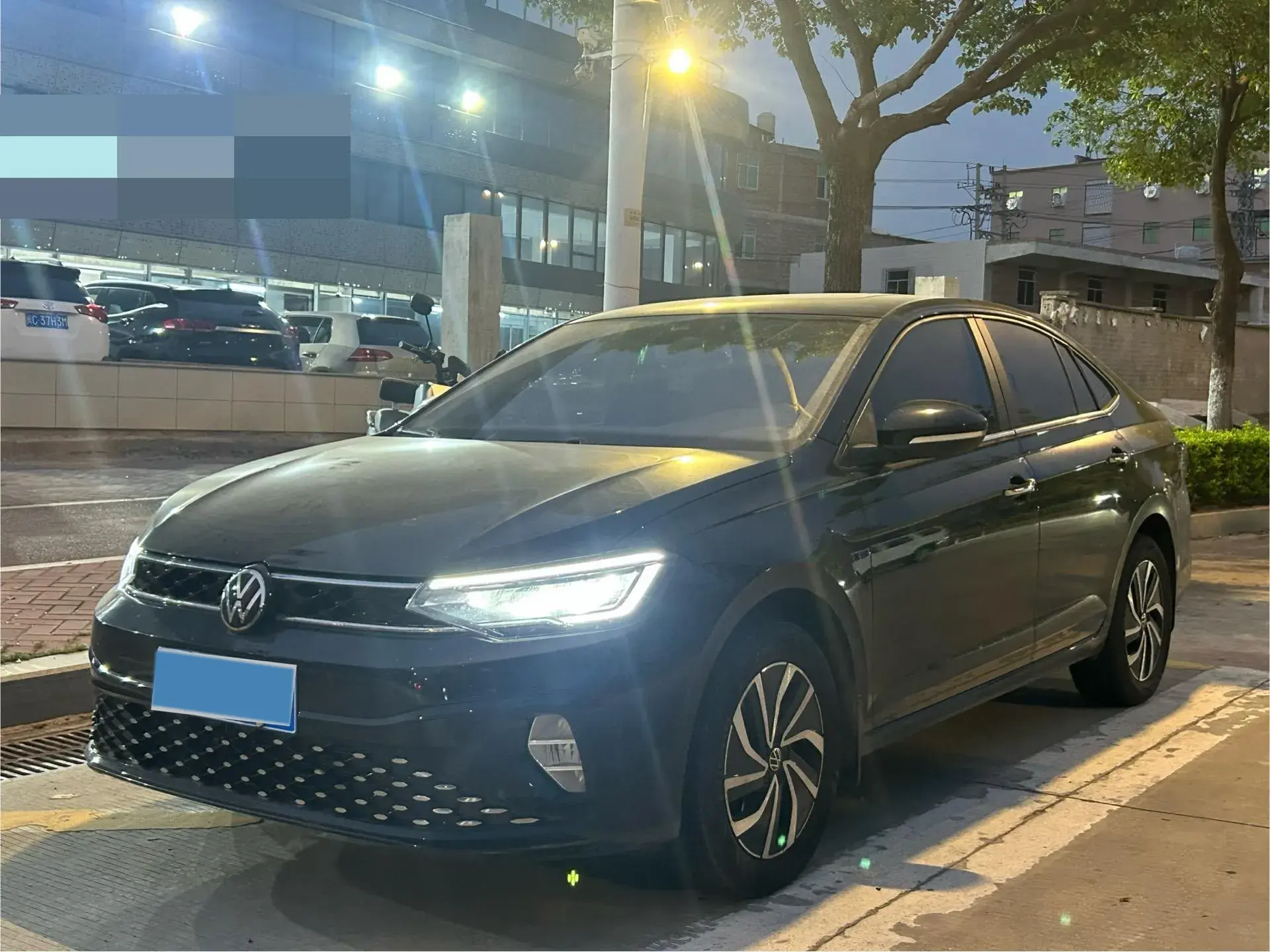 2023 VOLKSWAGEN LAVIDA view 1