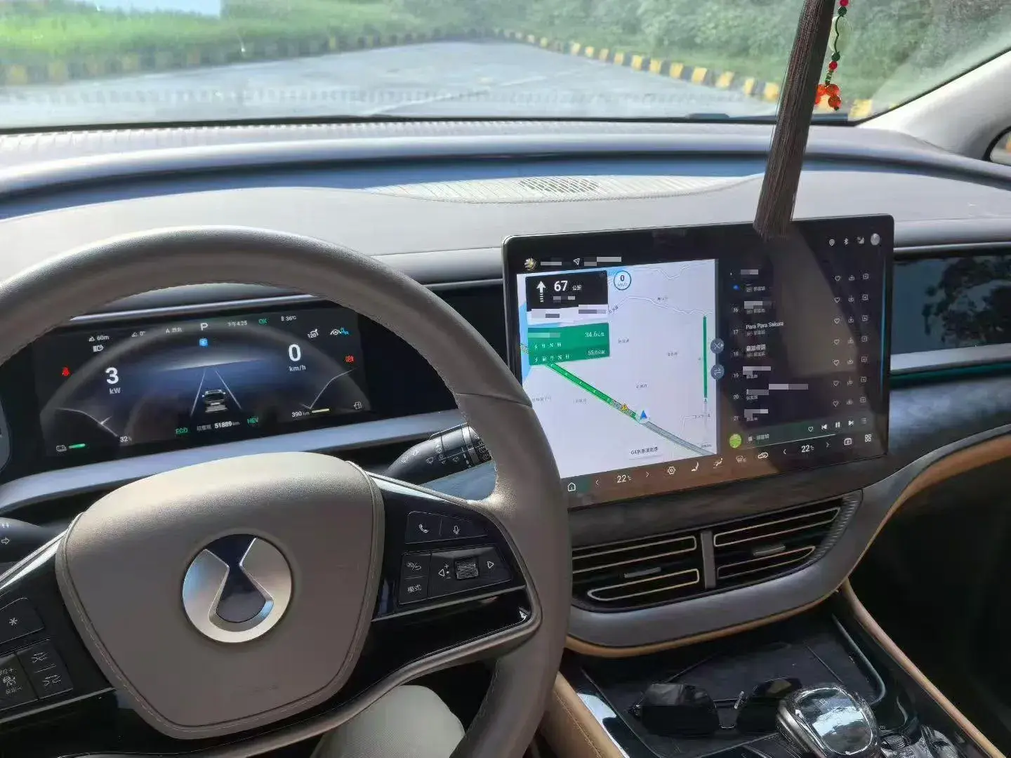 2024 DENZA D9 thumbnail 3