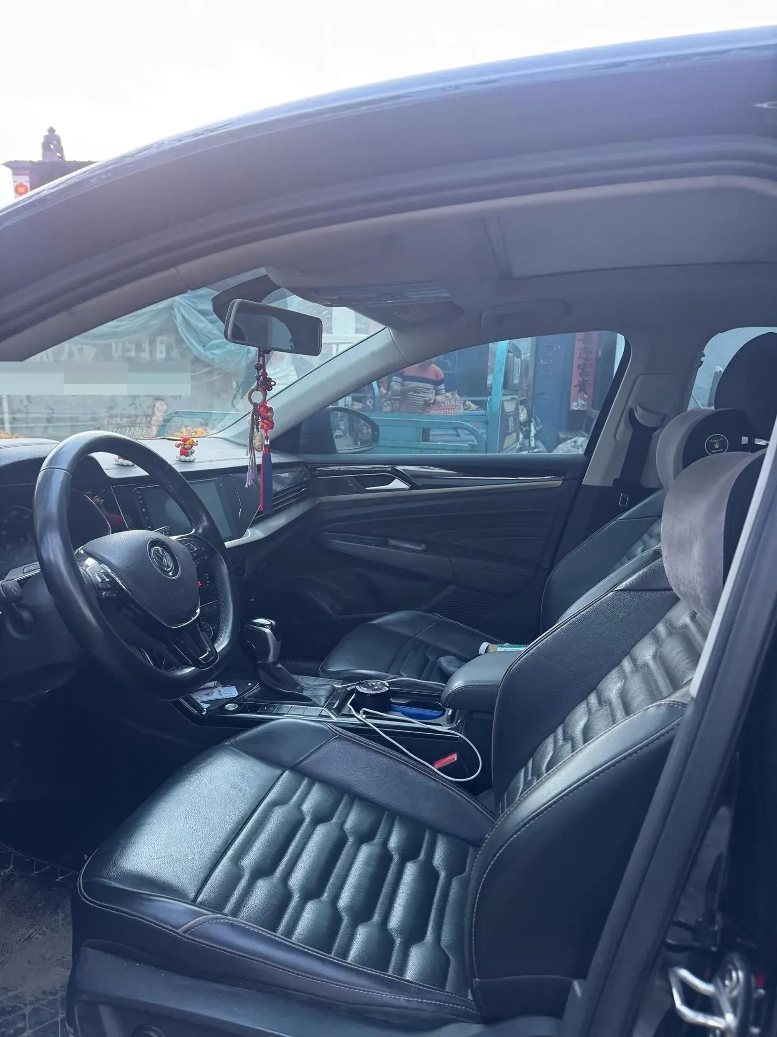 2019 VOLKSWAGEN PASSAT thumbnail 4