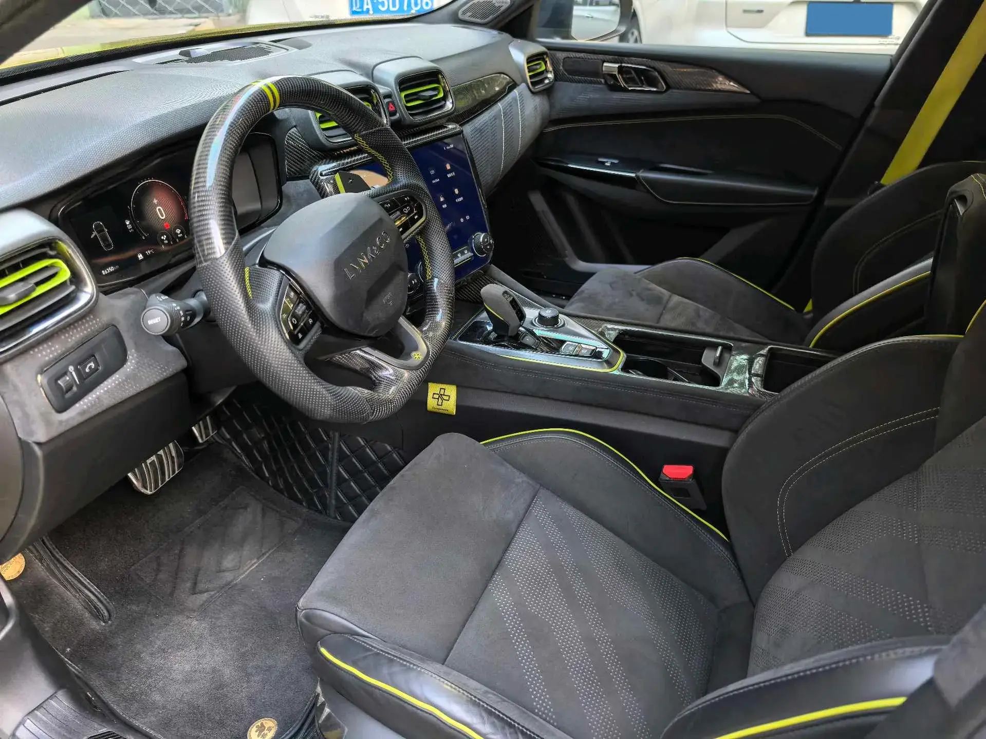 2021 LYNK&CO 03 thumbnail 4