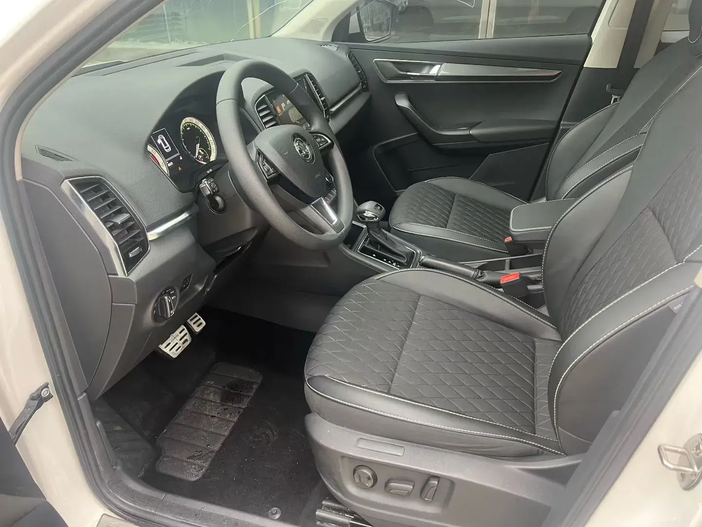 2018 SKODA KAROQ thumbnail 4