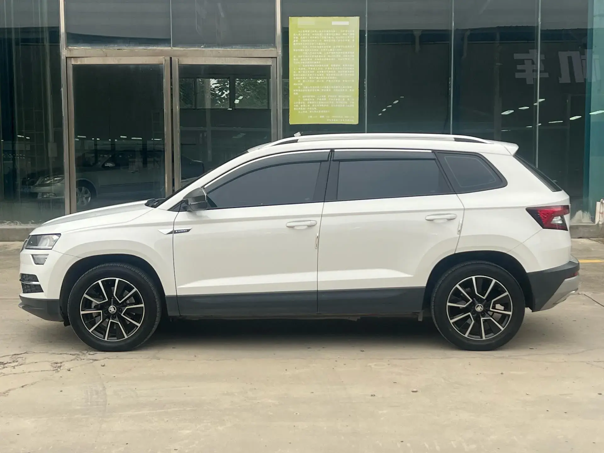 2018 SKODA KAROQ thumbnail 3