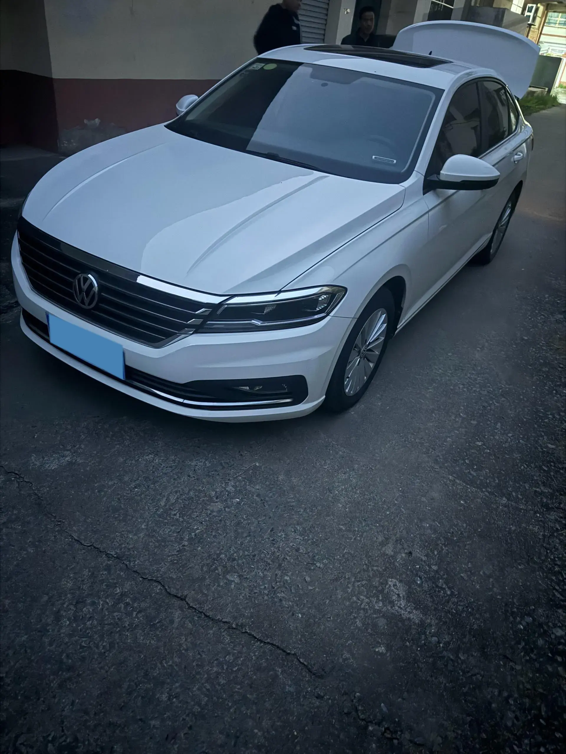 2018 VOLKSWAGEN LAVIDA view 1