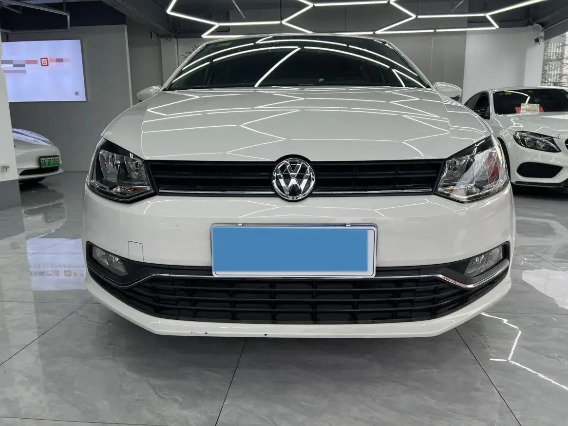 2018 VOLKSWAGEN POLO thumbnail 2