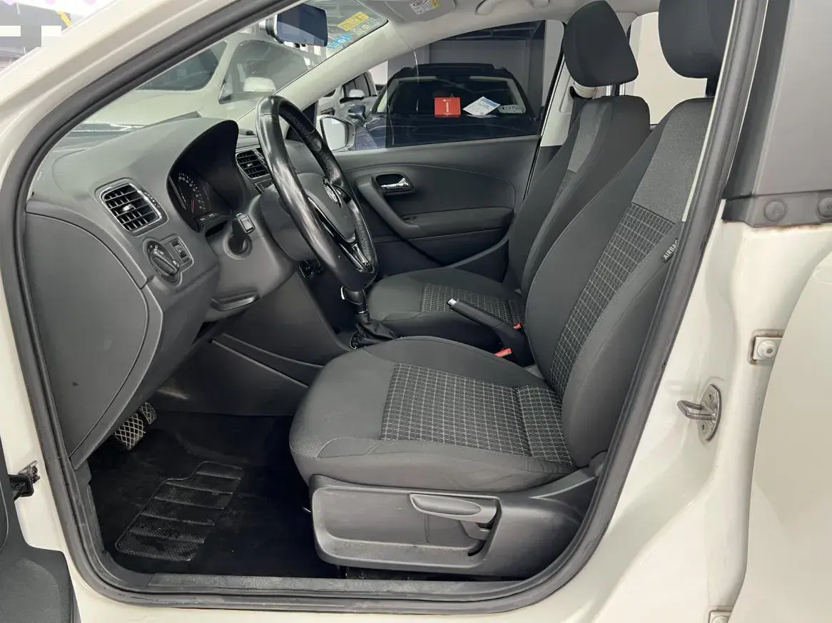 2018 VOLKSWAGEN POLO thumbnail 4