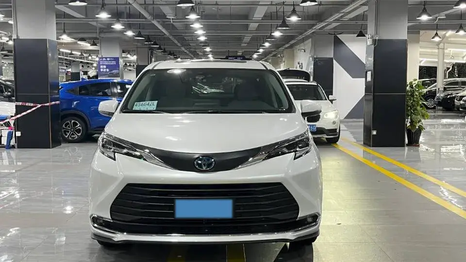 2023 TOYOTA SIENNA thumbnail 2