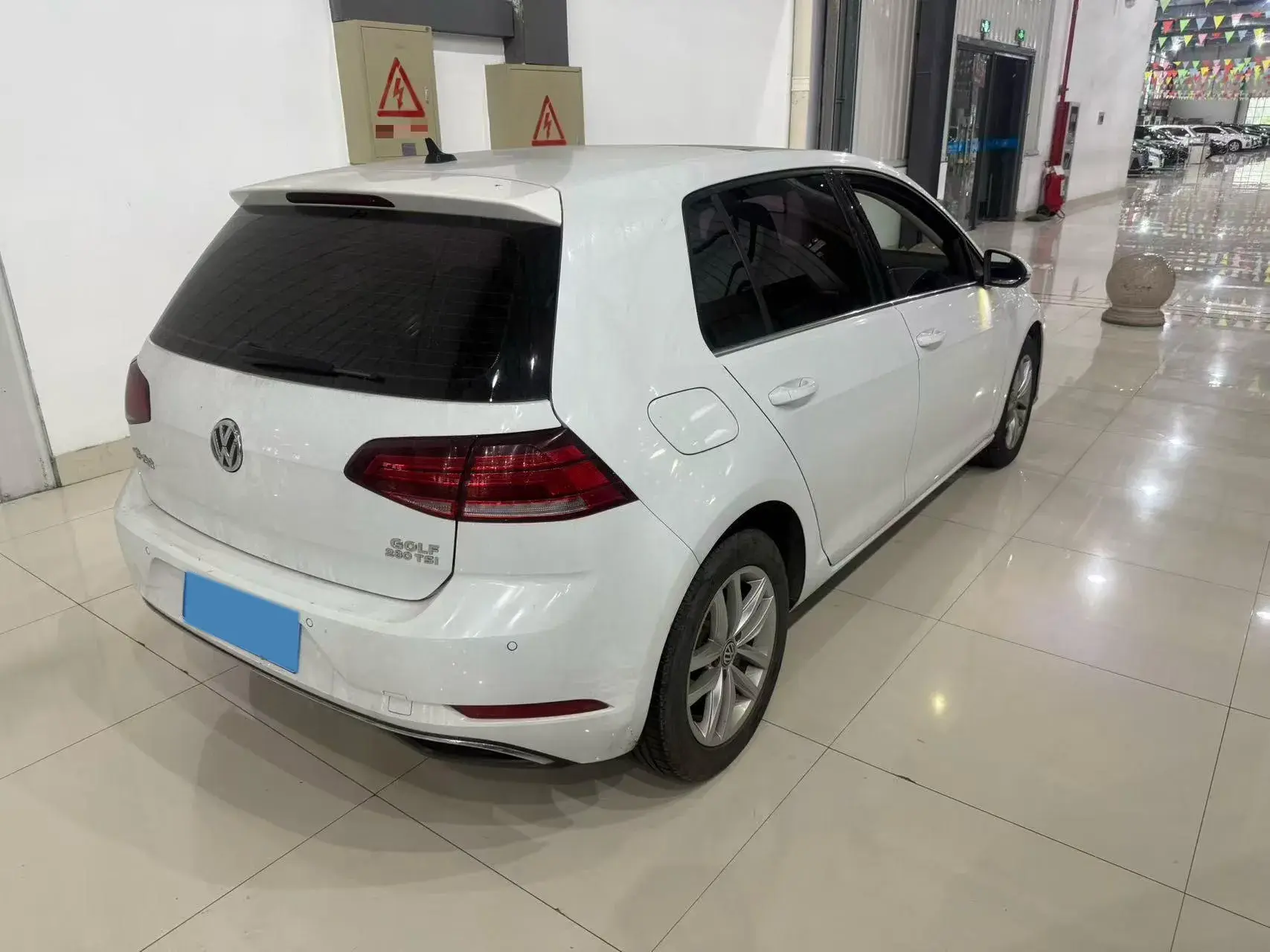 2019 VOLKSWAGEN GOLF thumbnail 4