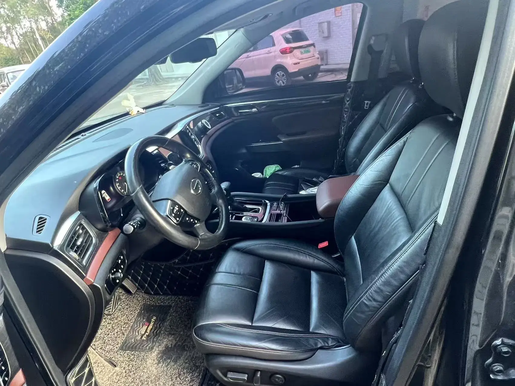 2017 GAC TRUMPCHI thumbnail 3