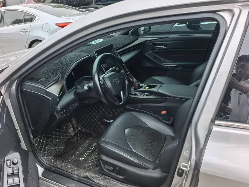 2019 TOYOTA AVALON thumbnail 4