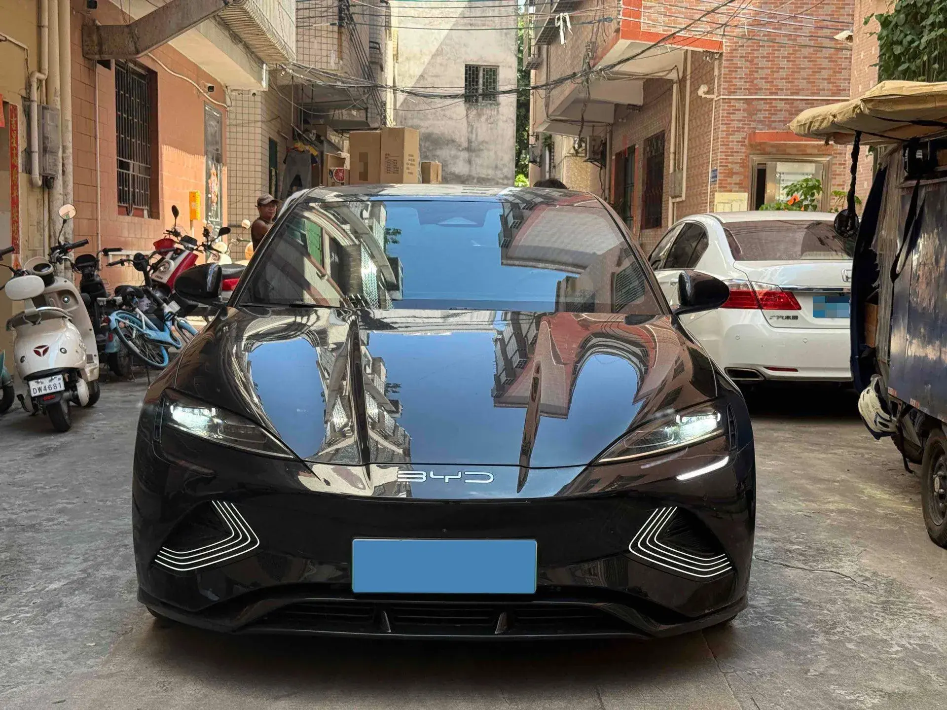 2022 BYD SEAL thumbnail 2