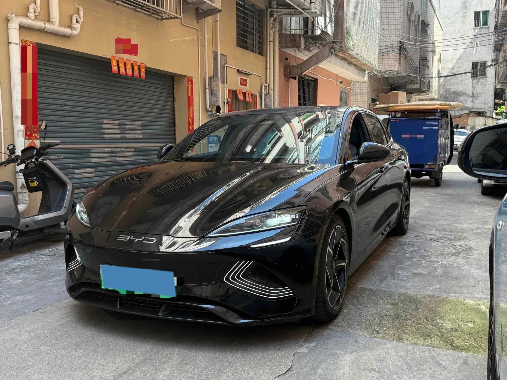 2022 BYD SEAL view 1