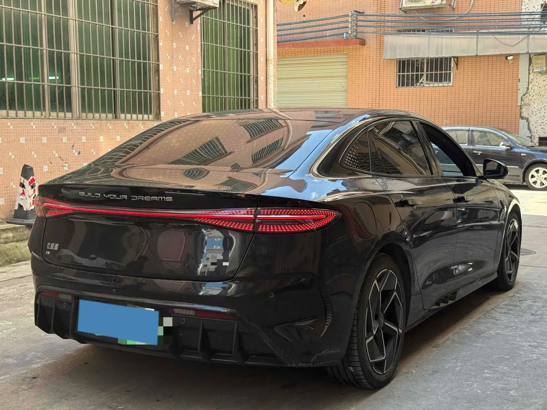 2022 BYD SEAL thumbnail 4