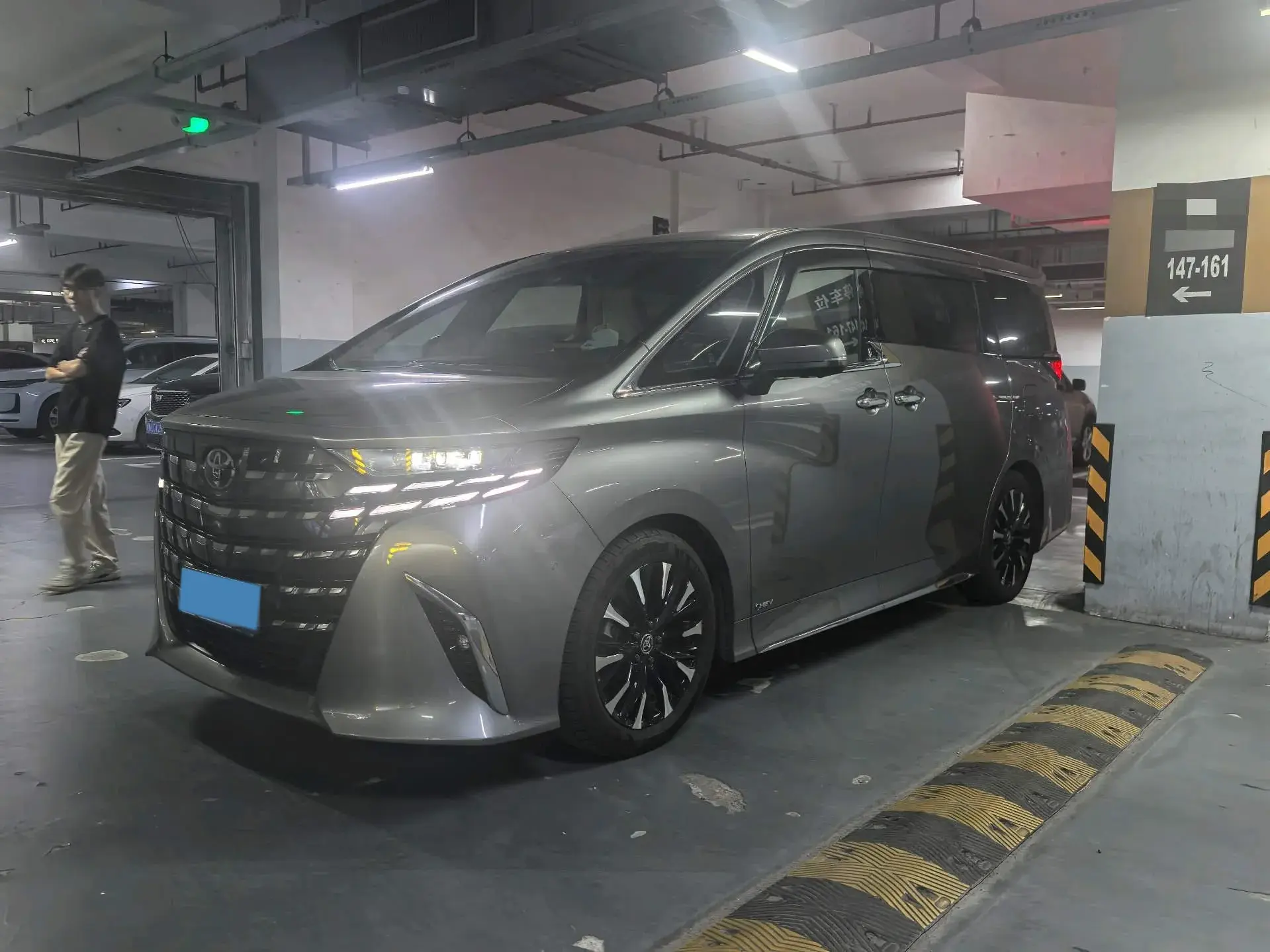 2024 TOYOTA ALPHARD view 1