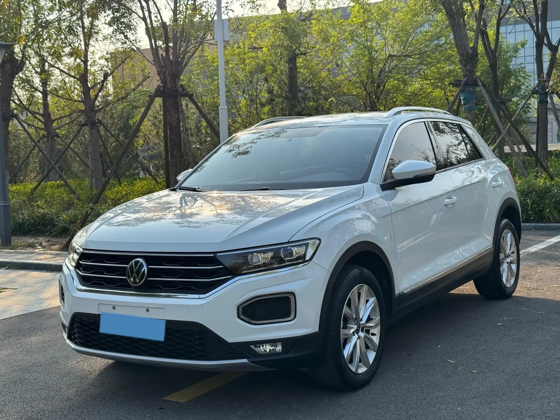 2022 VOLKSWAGEN T-ROC view 1