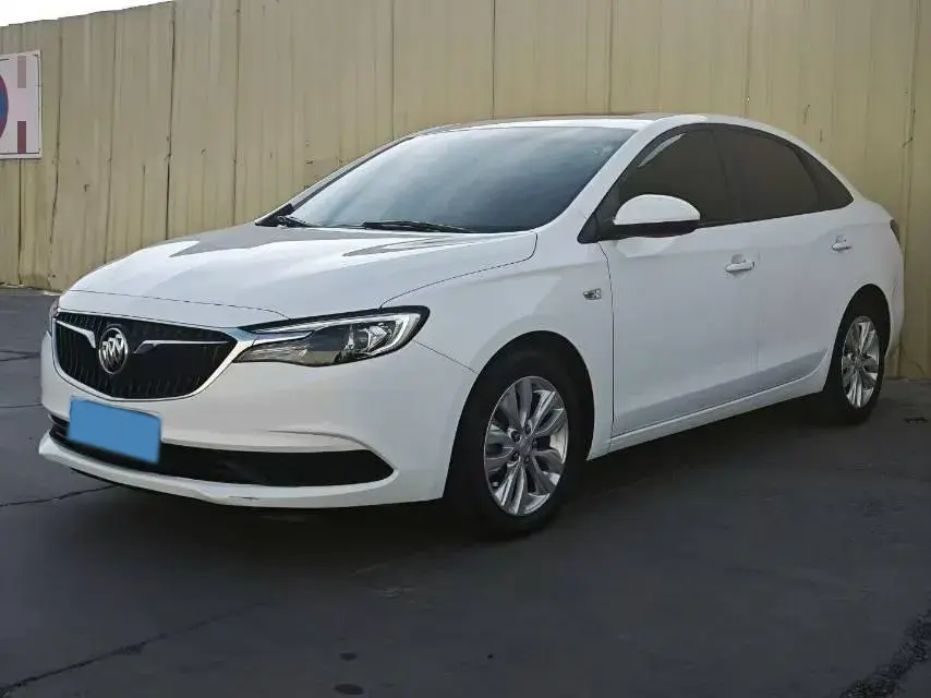 2021 BUICK EXCELLE view 1
