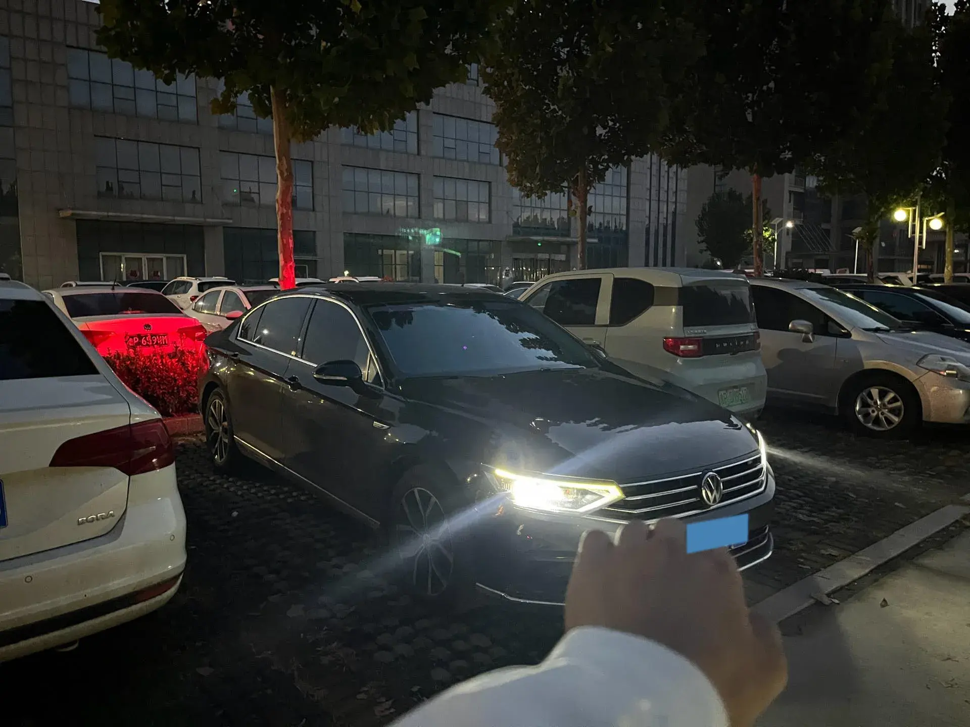 2020 VOLKSWAGEN MAGOTAN thumbnail 3