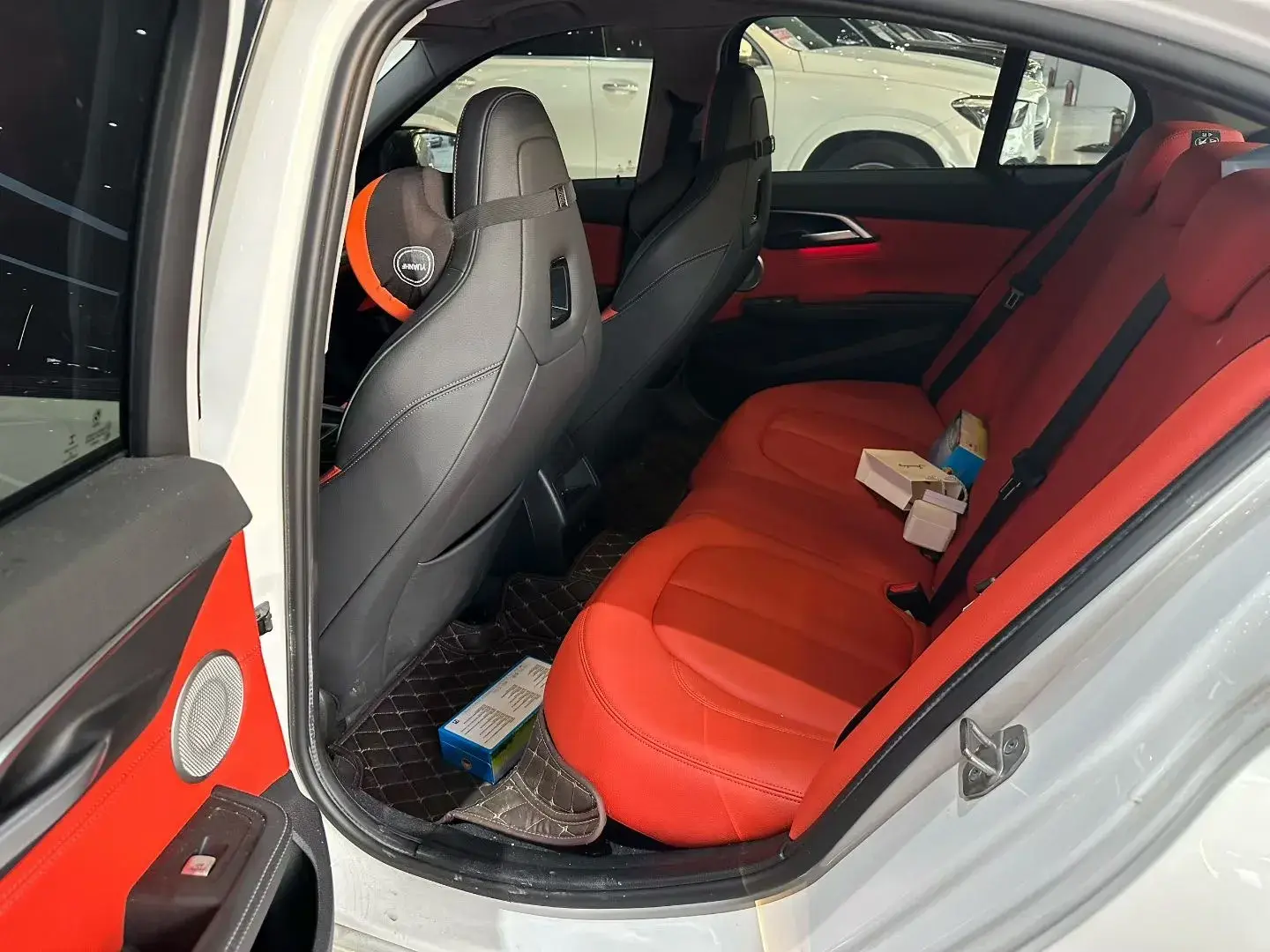 2023 BMW 1 thumbnail 3