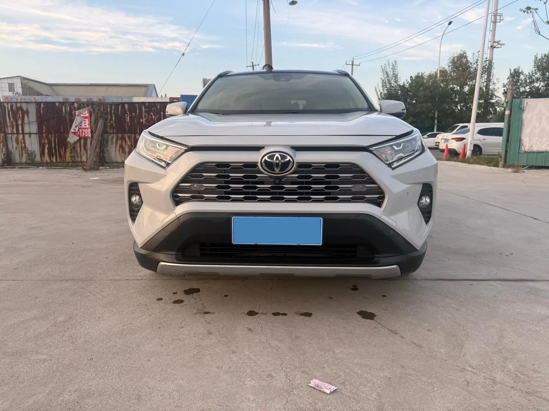 2020 TOYOTA RAV4 thumbnail 2
