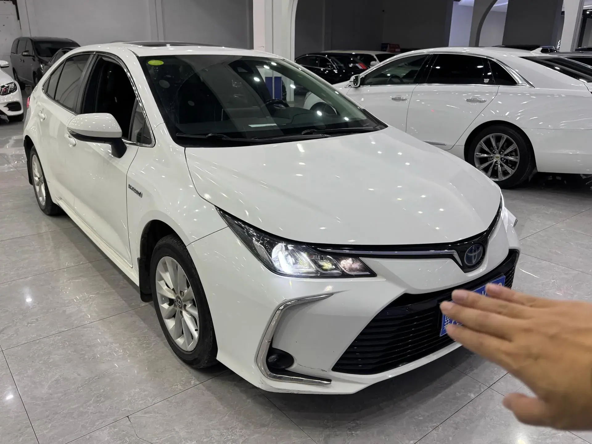 2021 TOYOTA COROLLA thumbnail 2