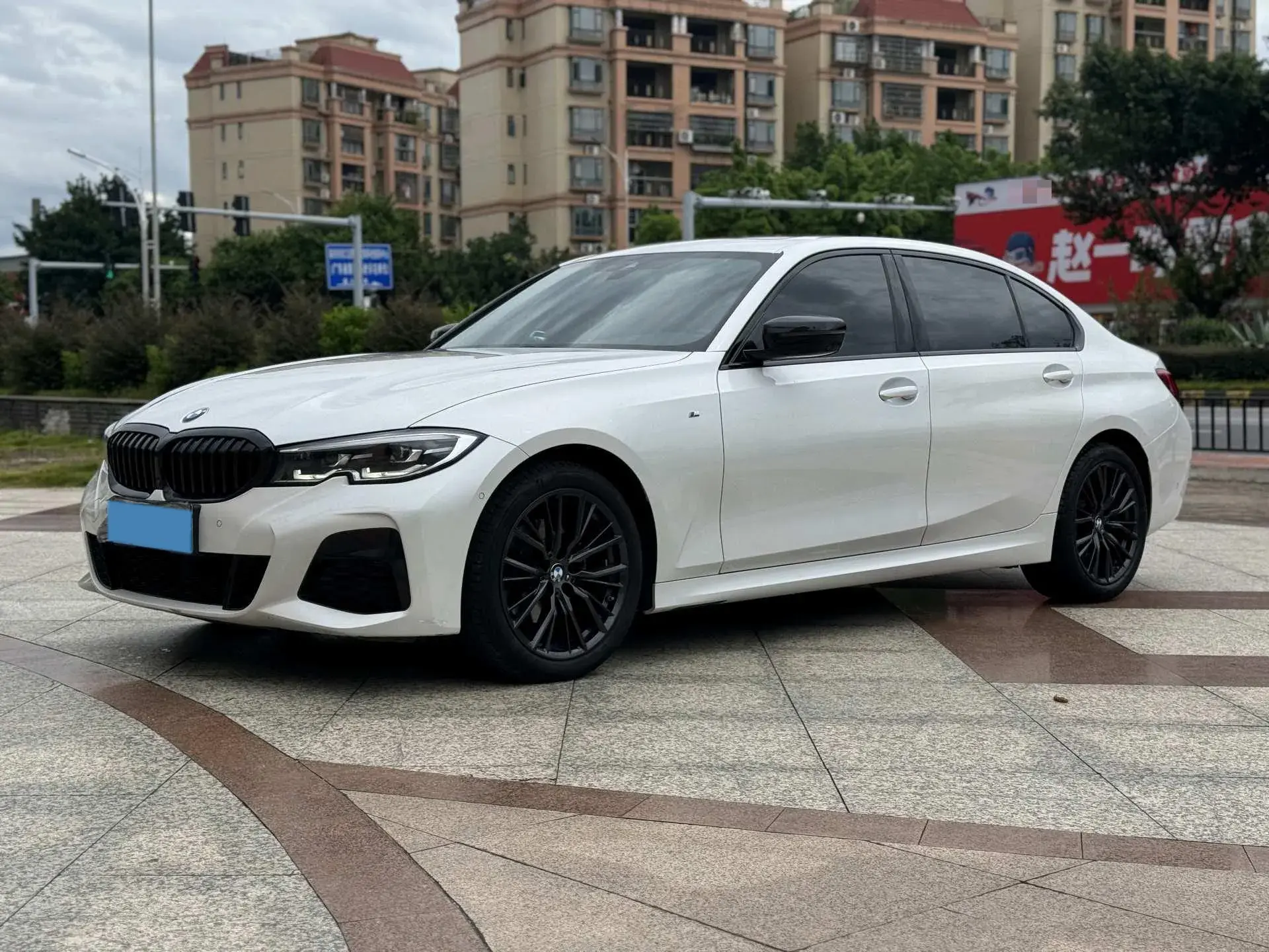 2021 BMW 3 view 1