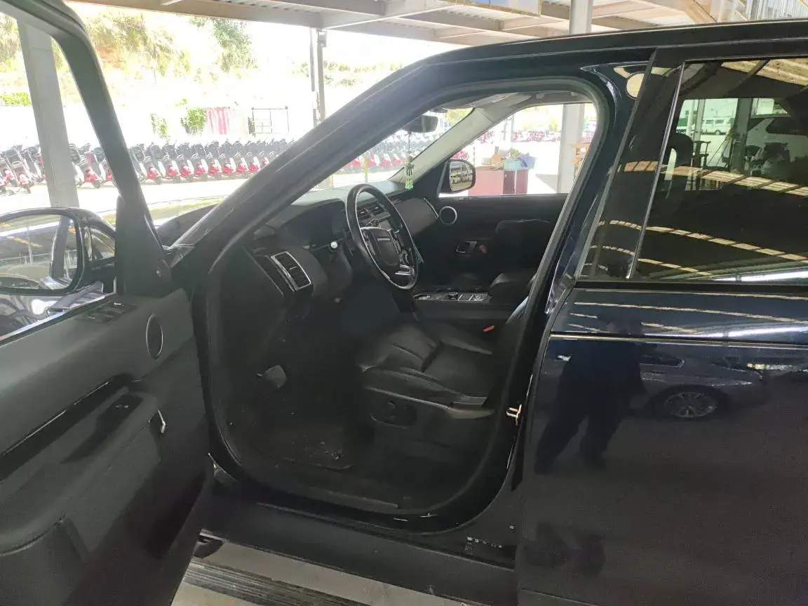 2020 LAND ROVER thumbnail 4