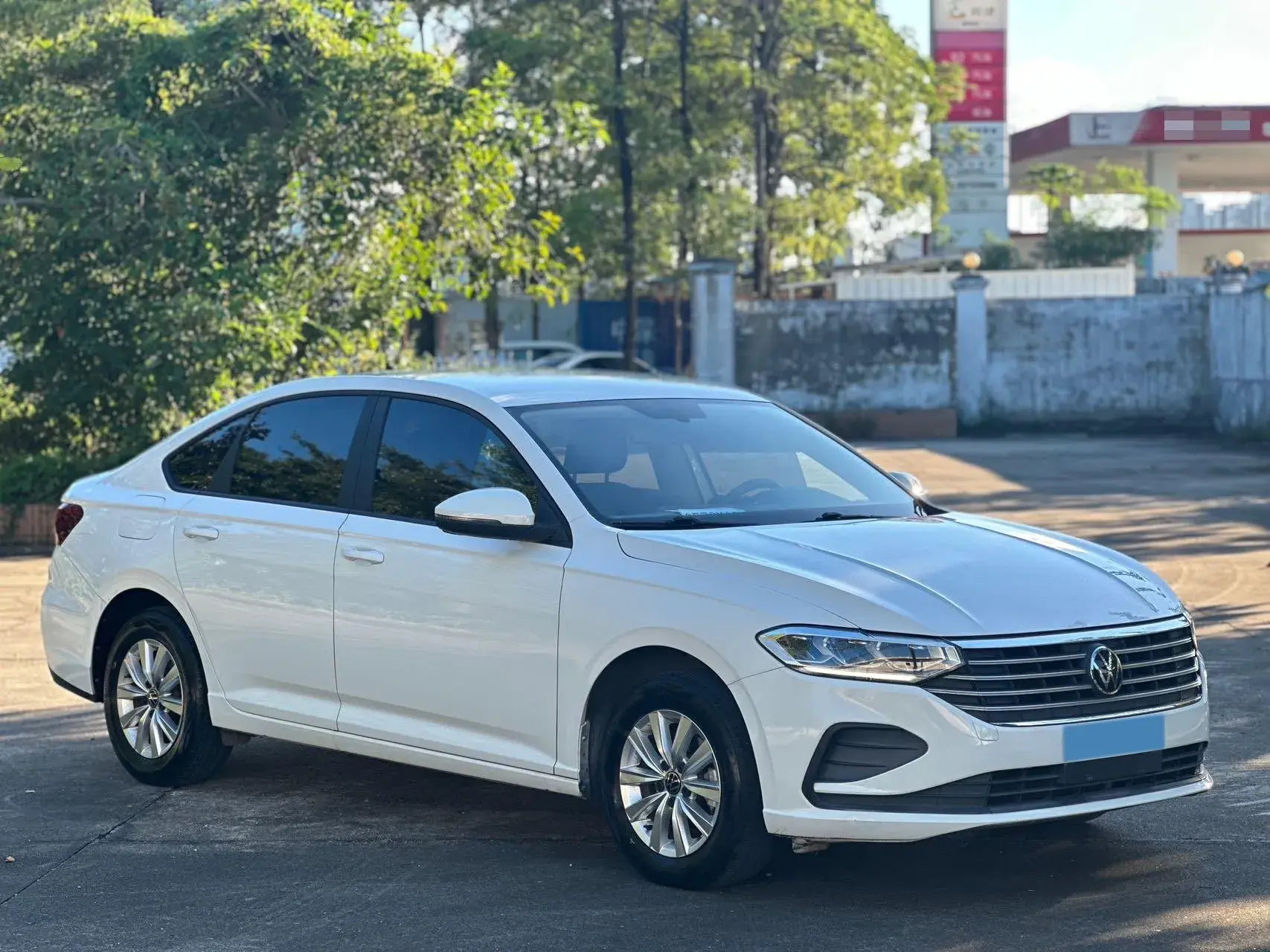 2023 VOLKSWAGEN LAVIDA thumbnail 3