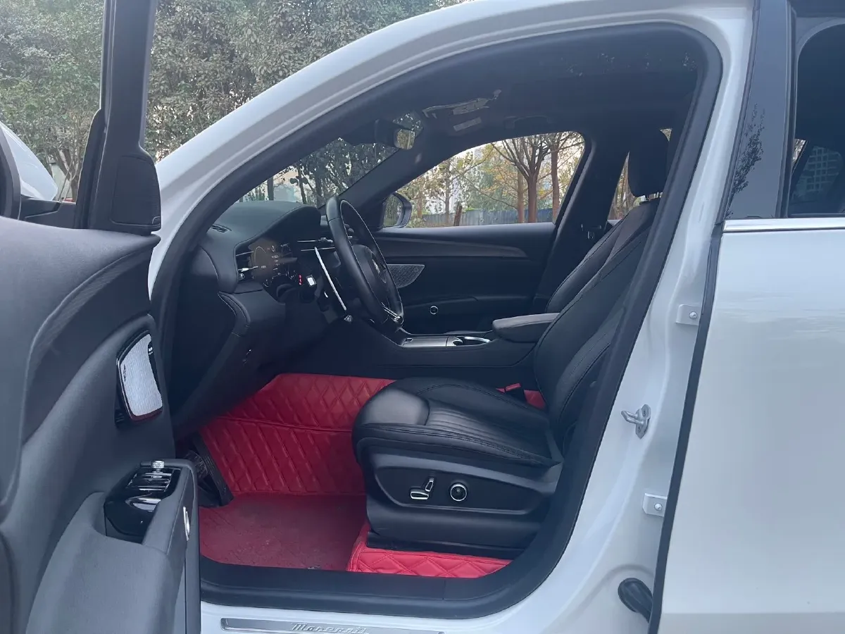 2023 Maserati Grecale 2.0T 300HP L4 8AT,autocango,china used car exporter,china ev exporter,chinese used car exporter,chinese used ev exporter