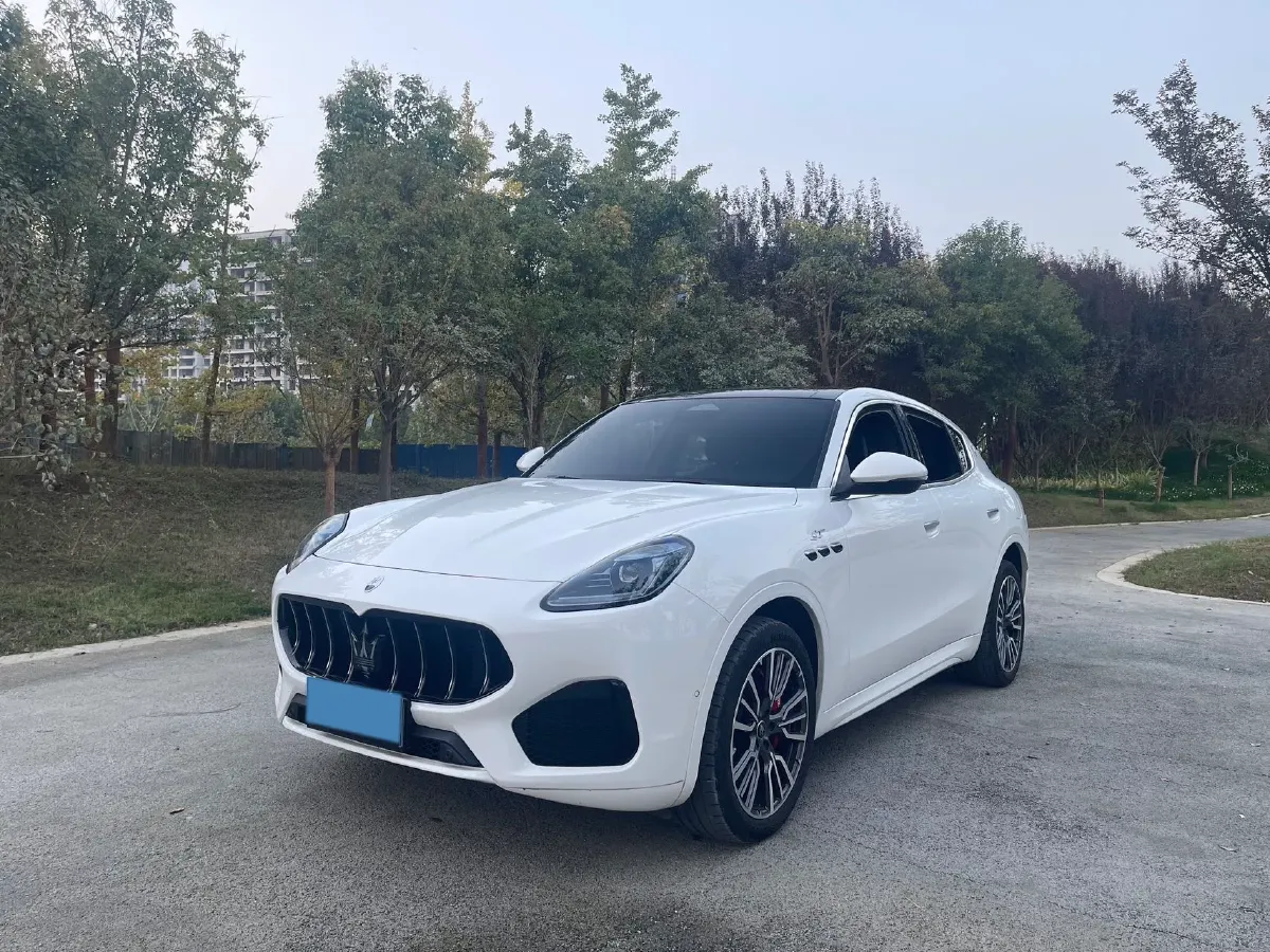 2023 Maserati Grecale 2.0T 300HP L4 8AT,autocango,china used car exporter,china ev exporter,chinese used car exporter,chinese used ev exporter