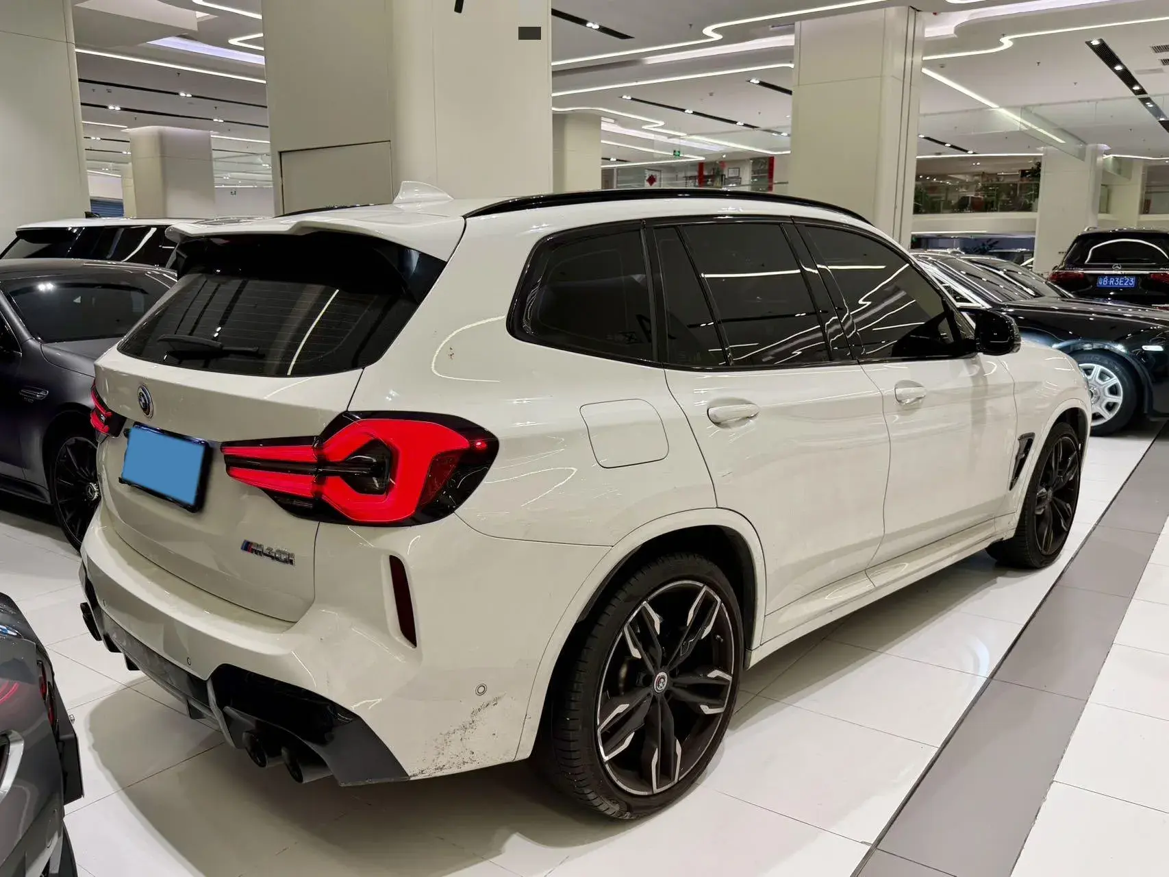 2022 BMW 3.0T thumbnail 4