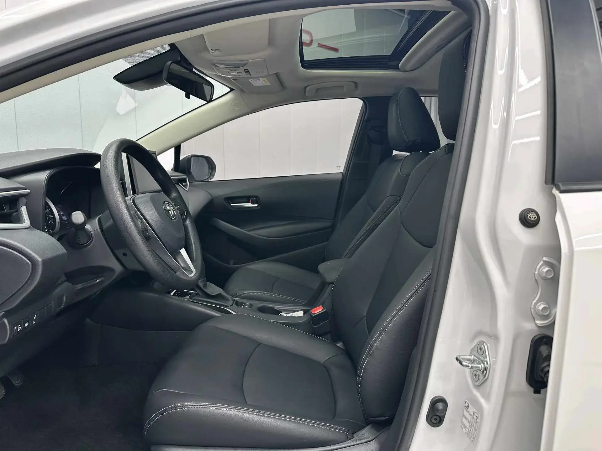 2021 TOYOTA COROLLA thumbnail 4