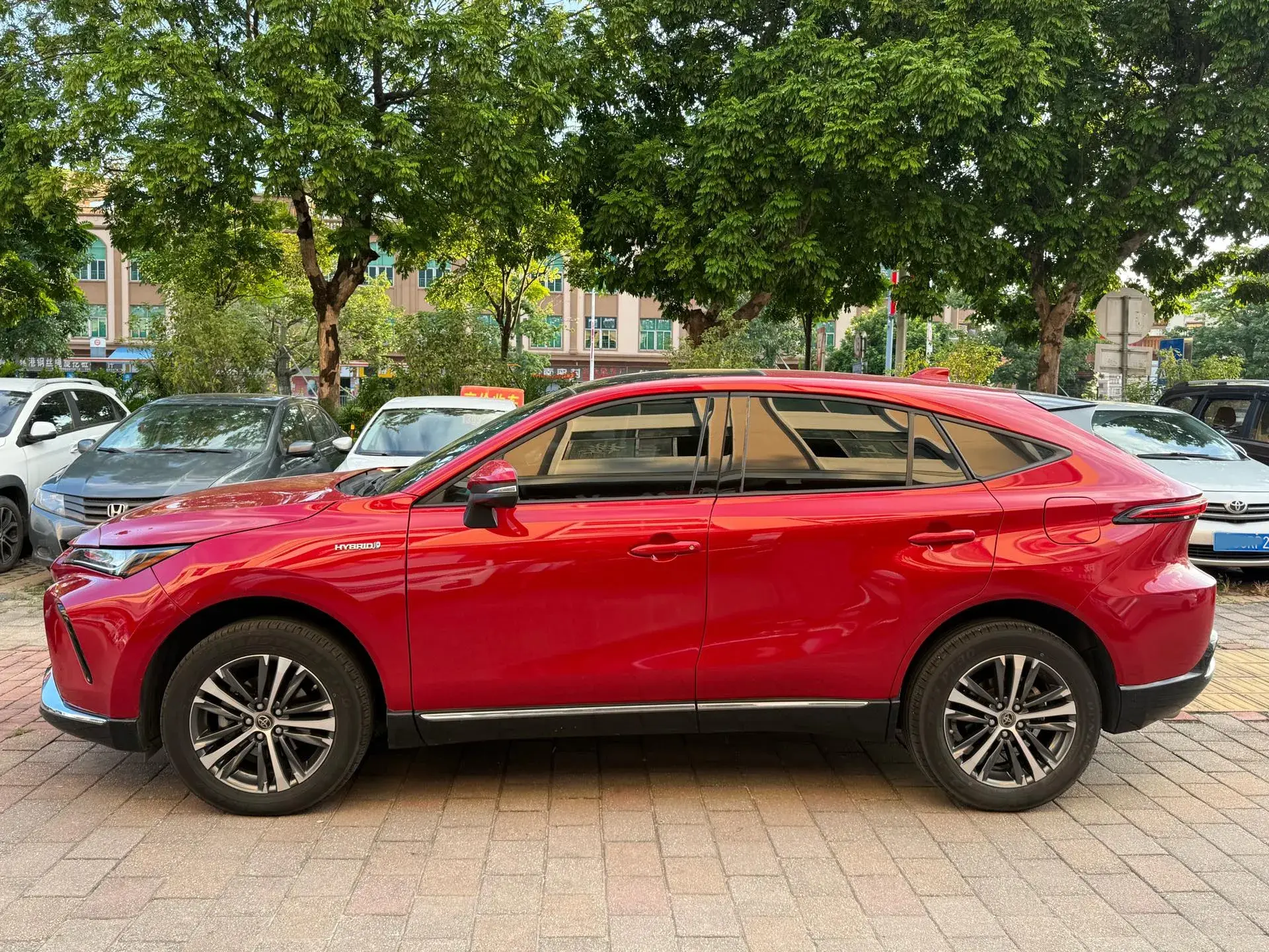 2022 TOYOTA VENZA thumbnail 3