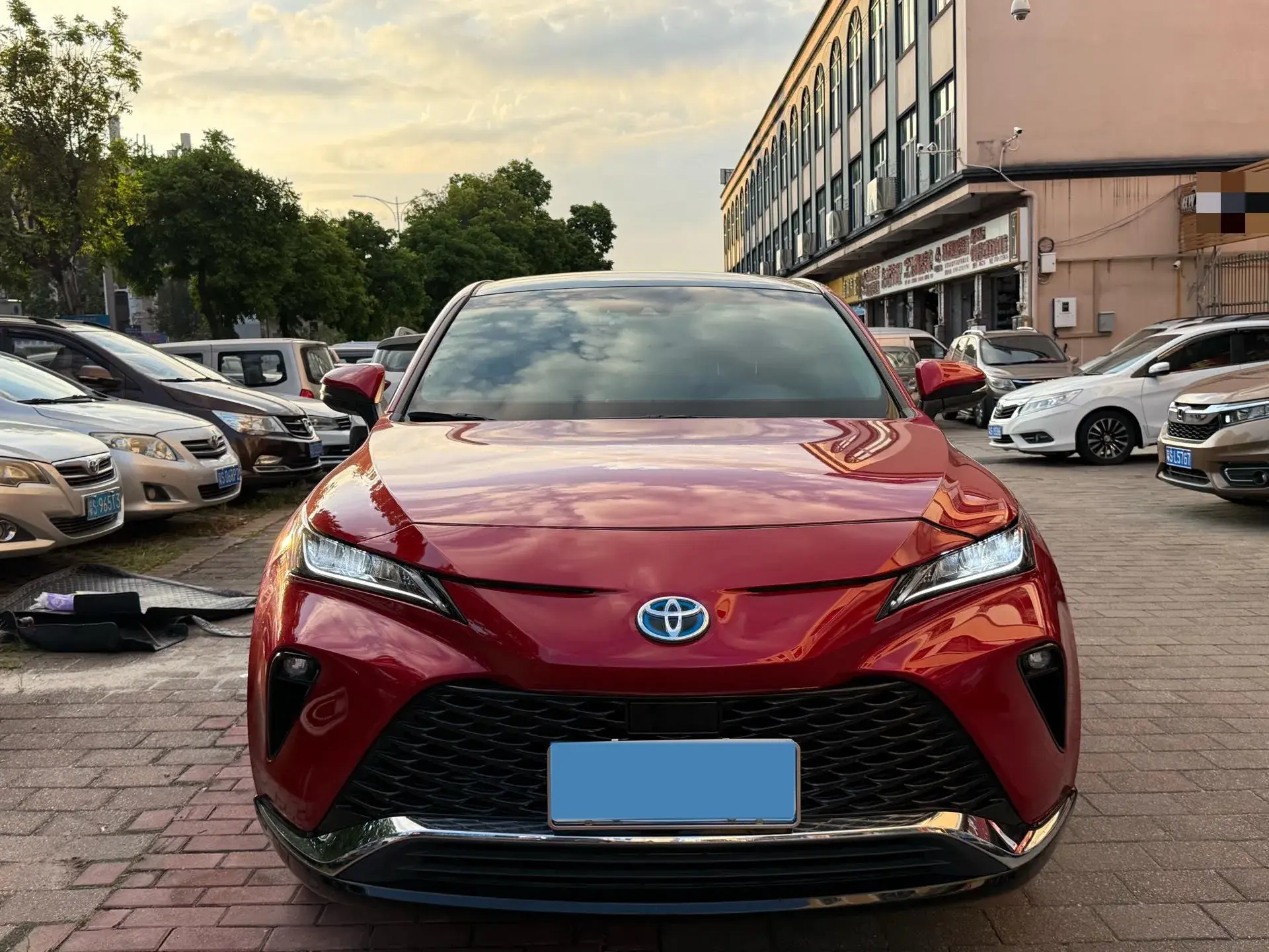 2022 TOYOTA VENZA thumbnail 2