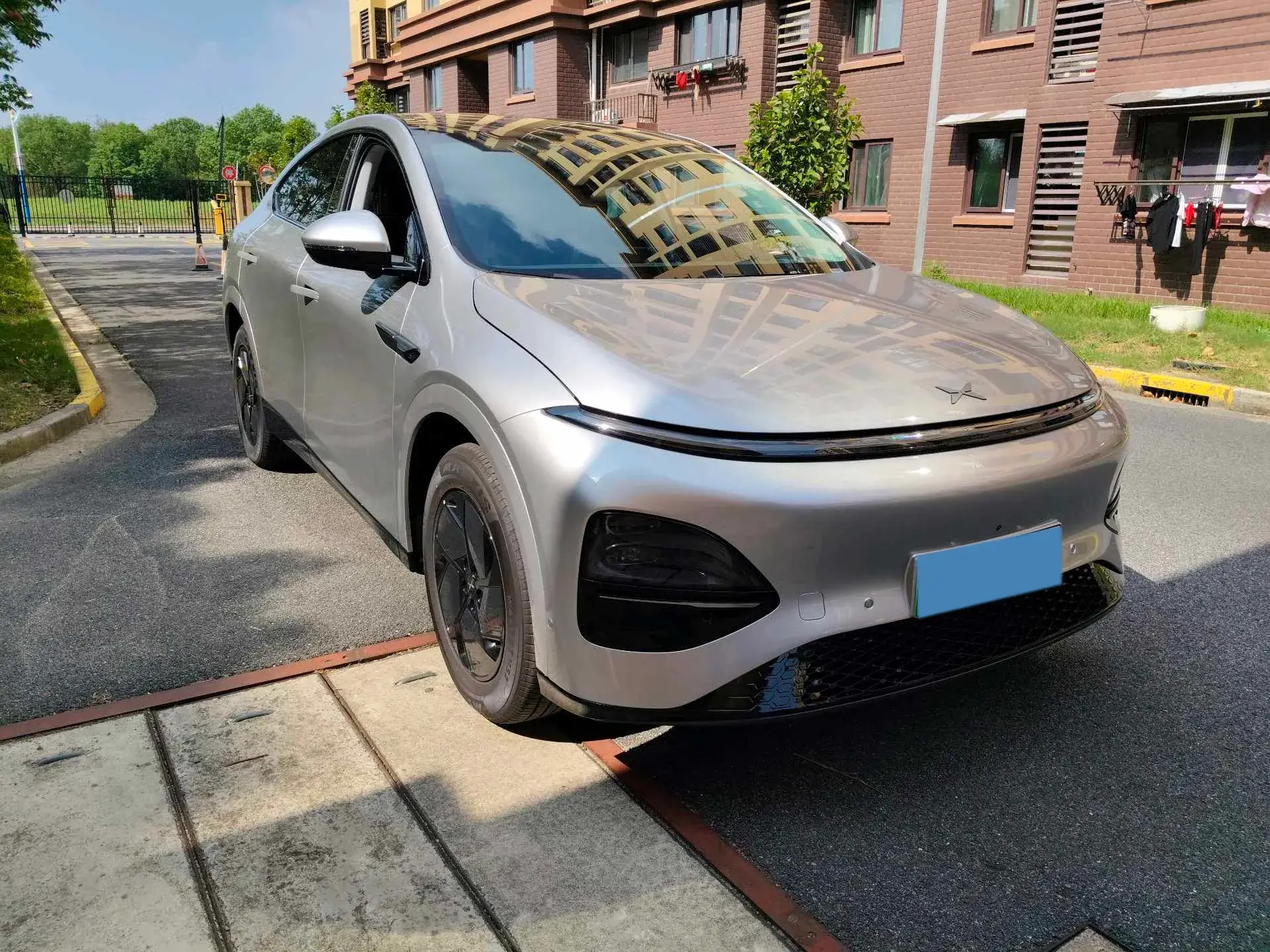 2025 XPENG G6 thumbnail 3