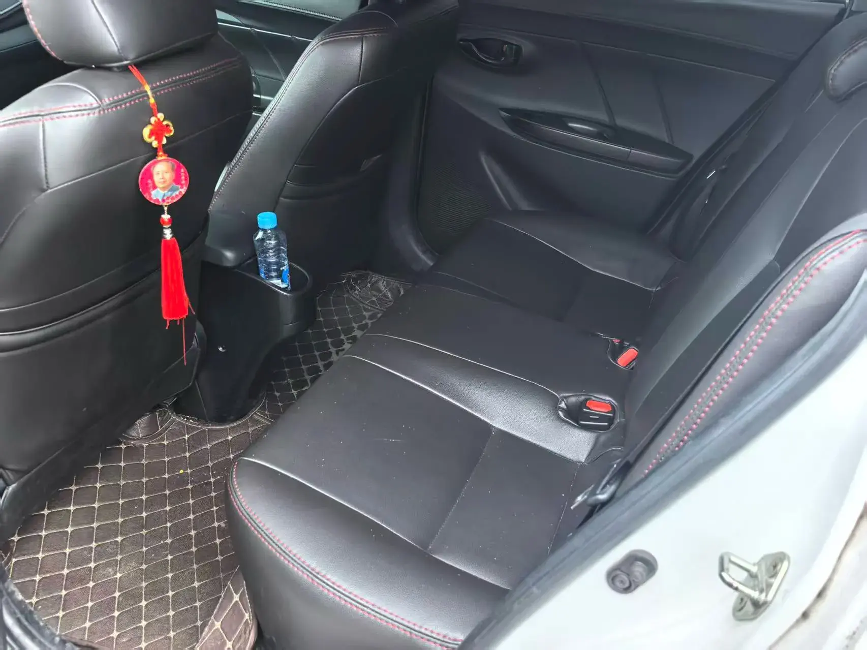 2019 TOYOTA YARIS thumbnail 4