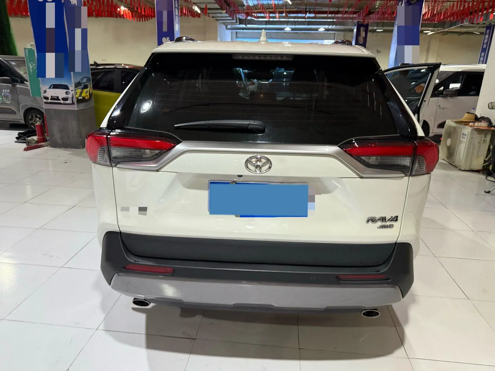 2020 TOYOTA RAV4 thumbnail 4