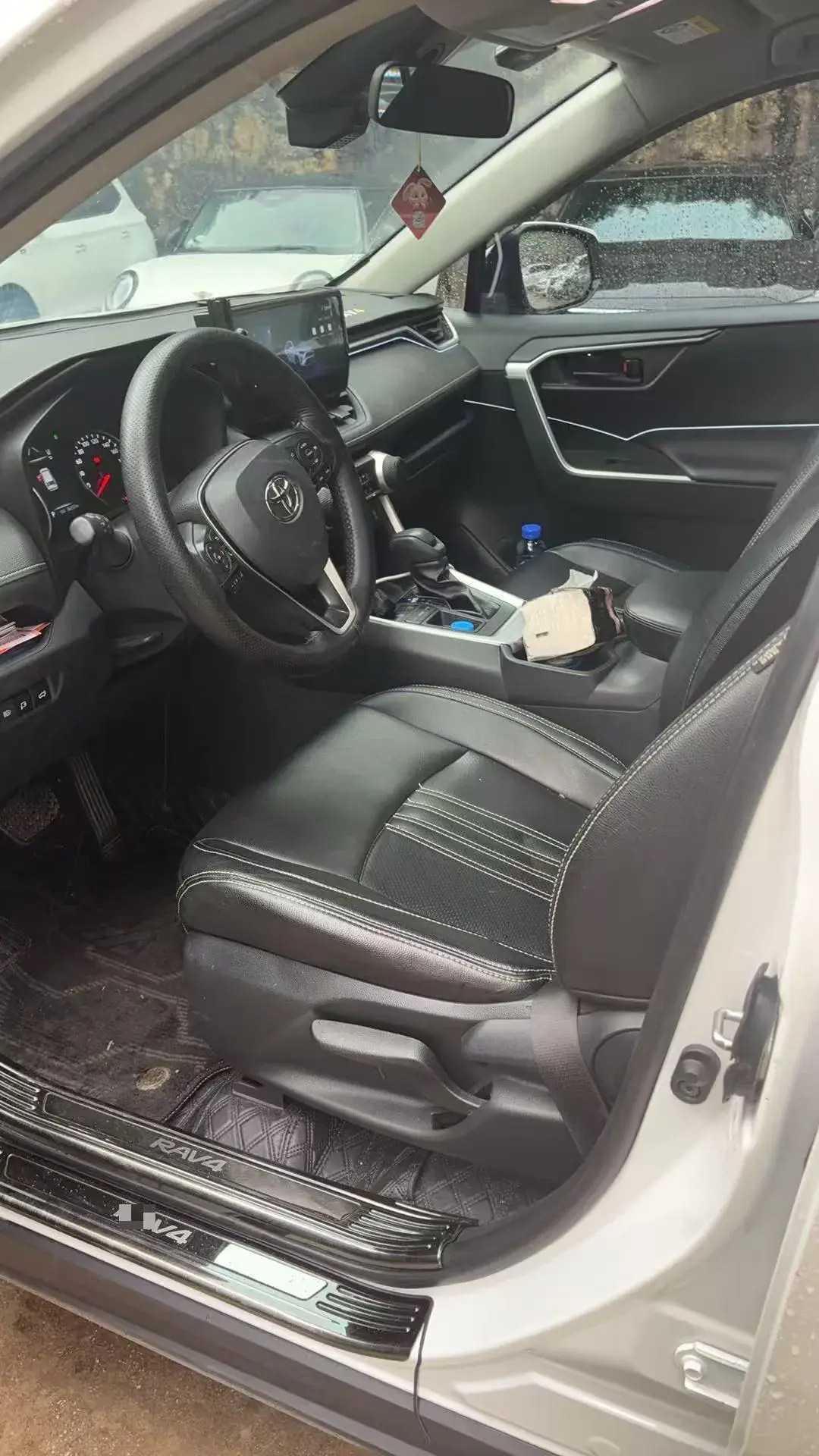 2023 TOYOTA RAV4 thumbnail 4