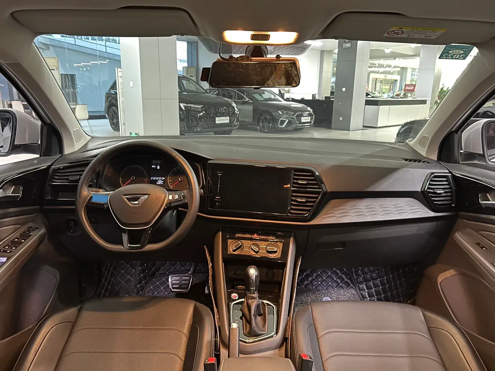 2019 JETTA VS5 thumbnail 4