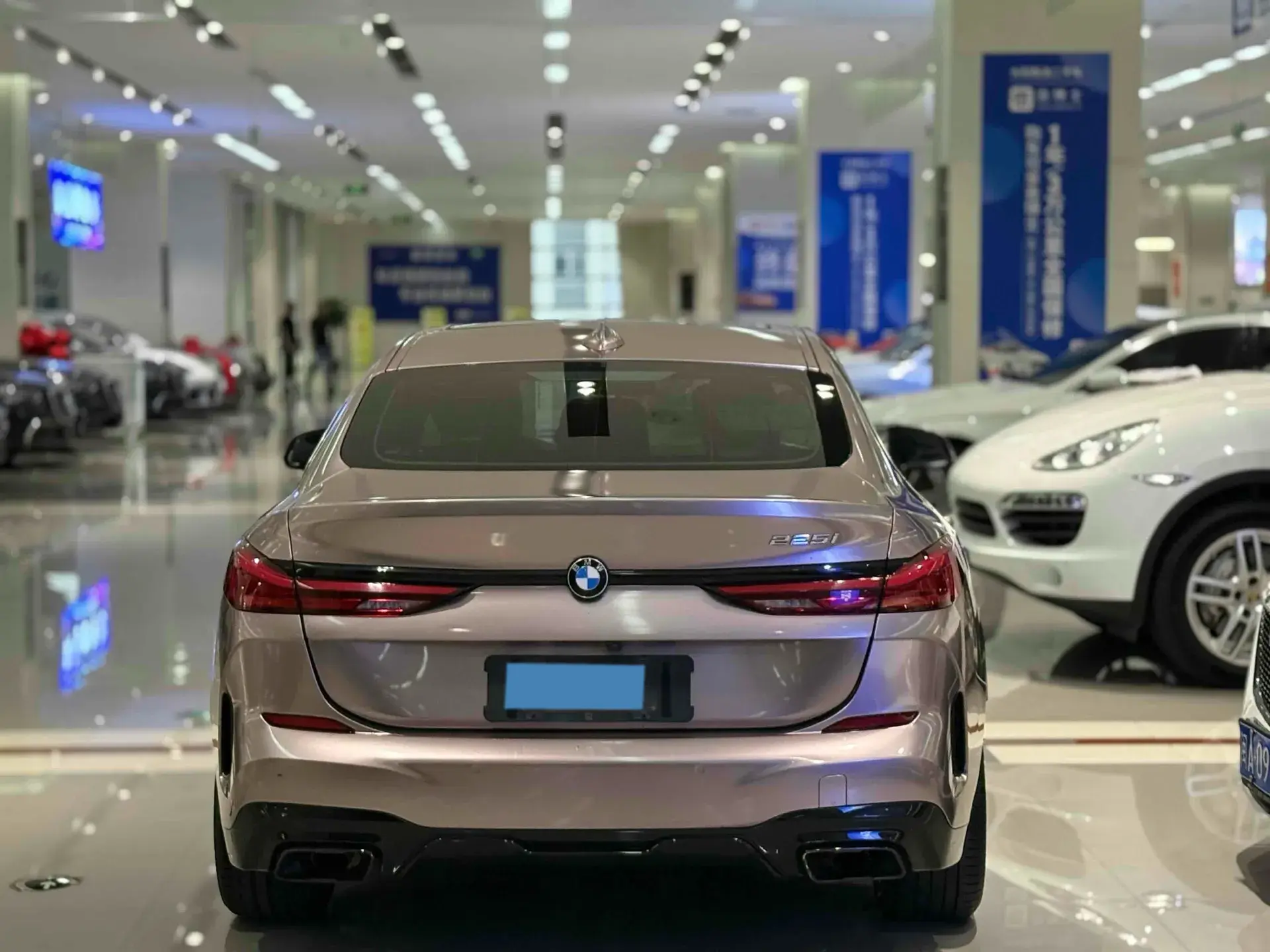 2021 BMW 2 thumbnail 4