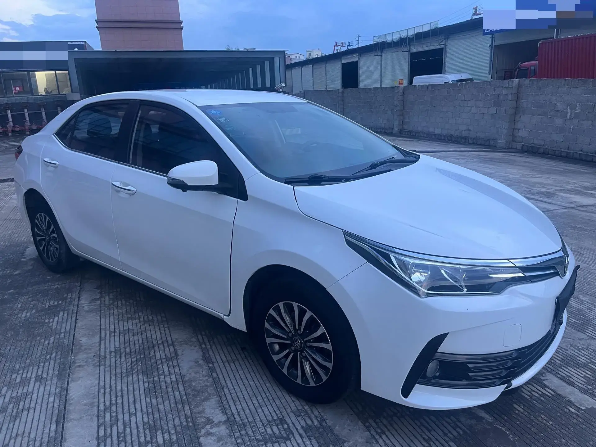 2018 TOYOTA COROLLA thumbnail 3