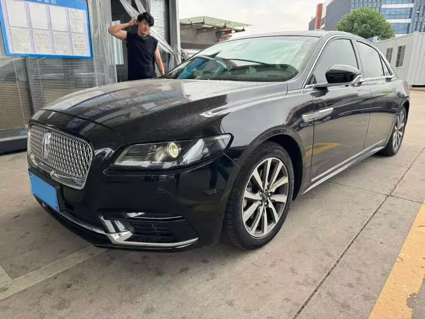 2018 LINCOLN CONTINENTAL view 1