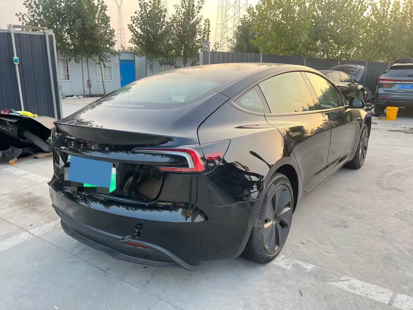 2023 TESLA MODEL thumbnail 3