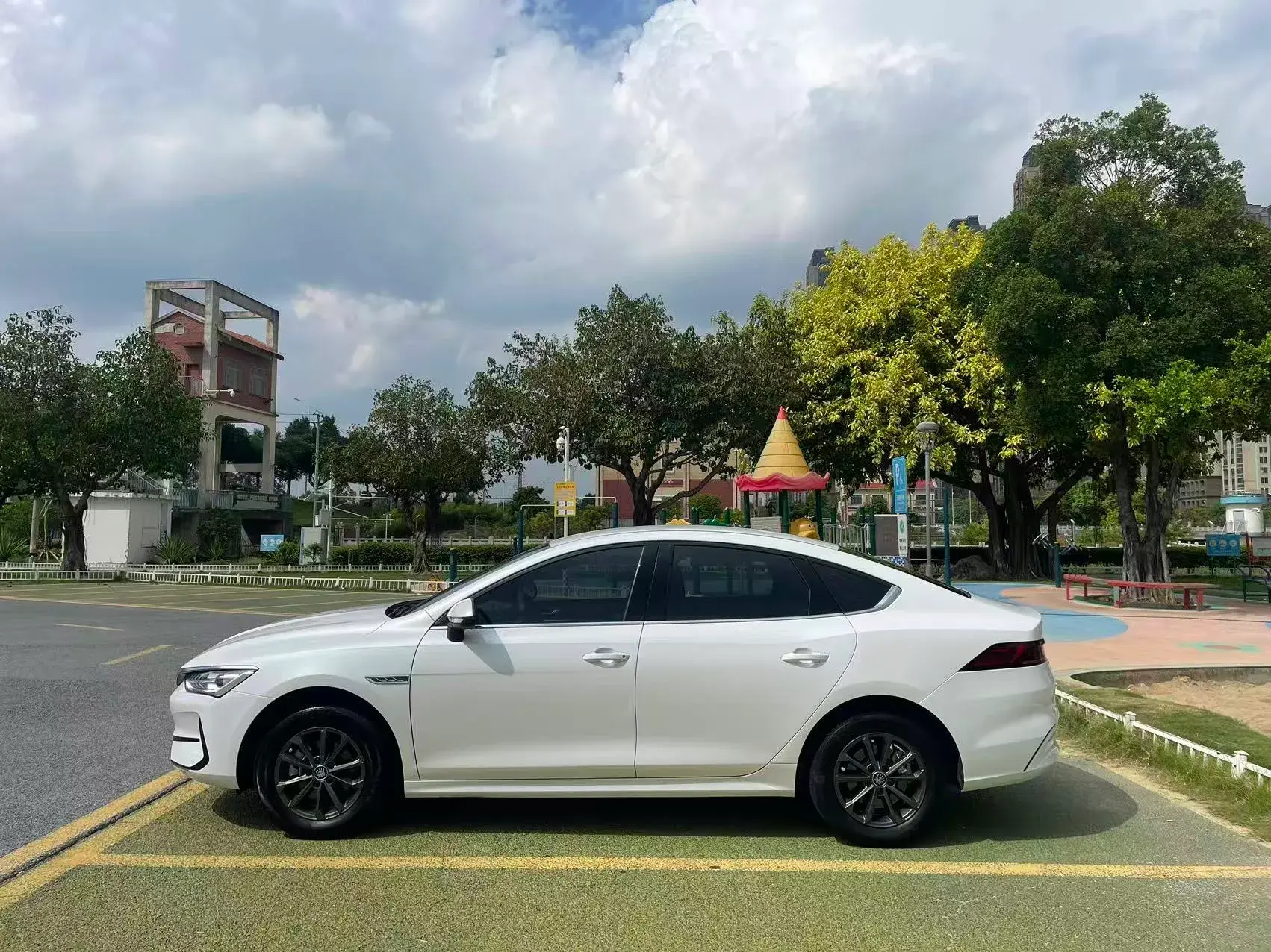 2021 BYD QIN thumbnail 3