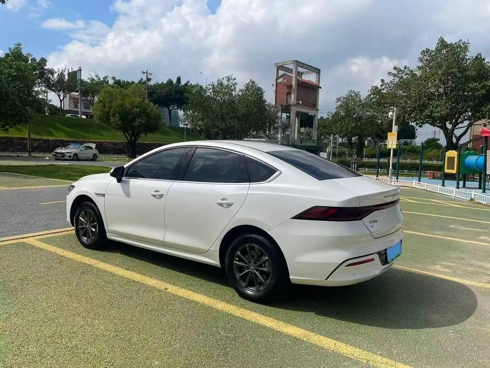 2021 BYD QIN thumbnail 4