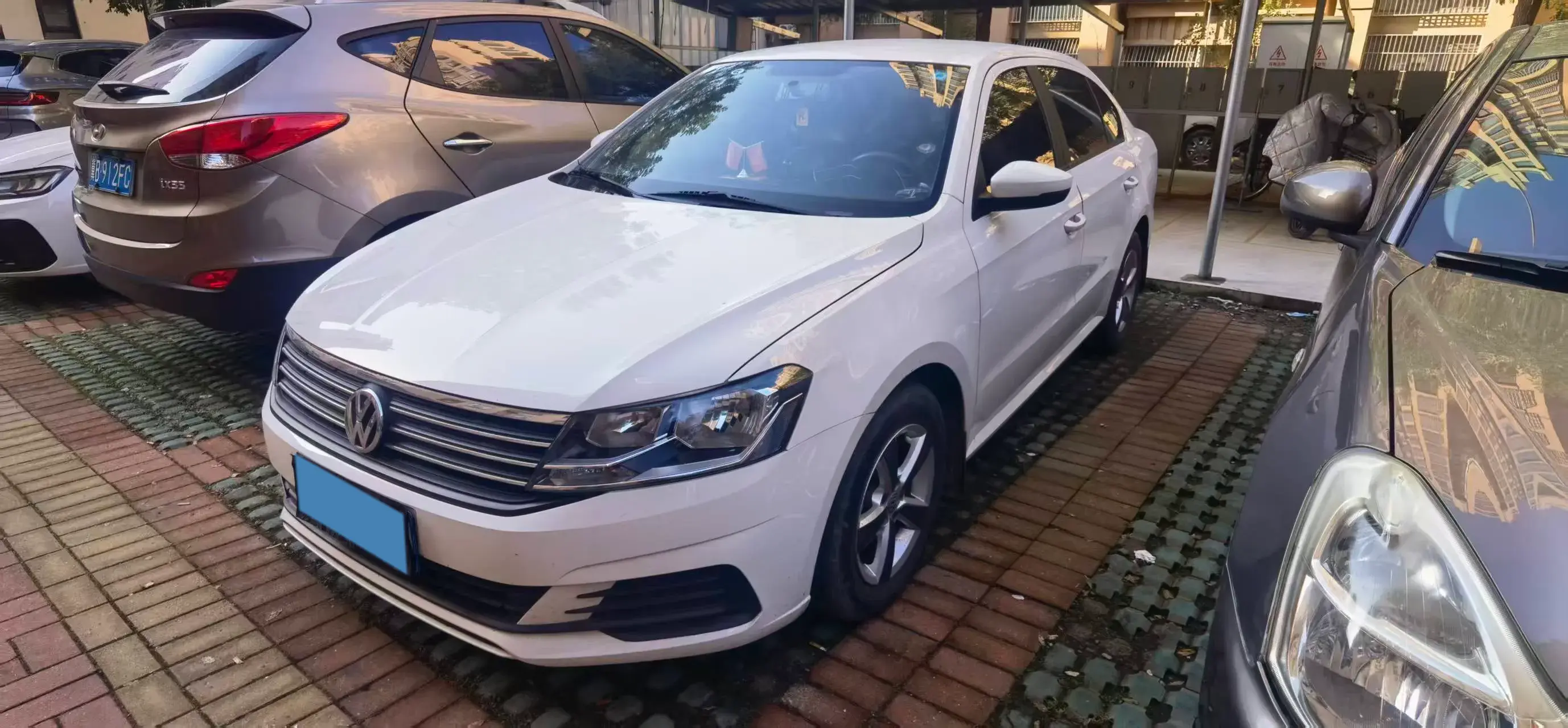 2019 VOLKSWAGEN LAVIDA view 1